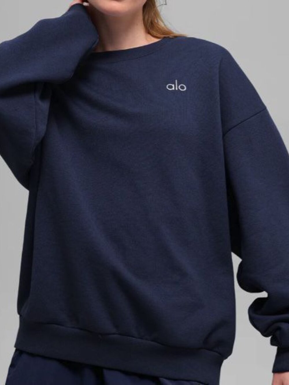 Alo Yoga Accolade Crew Neck Pullover Navy Blue [Size S] - Picture 2 of 3